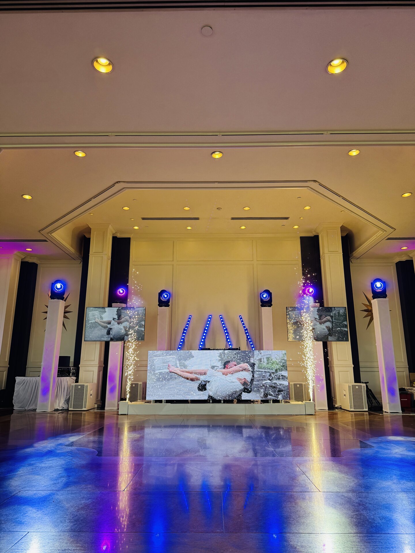 Wedding At Glen Island Harbour Club featured project